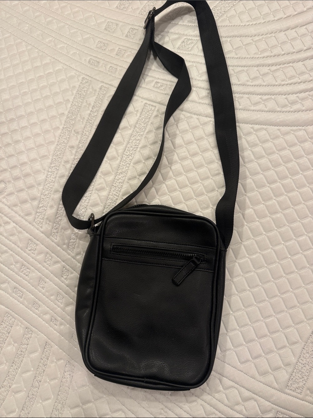 Men’s vegan  Black Leather-Look Crossbody Messenger Bag for Men